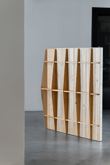 Image of Azulejos panels by Noe Mis in a room with details of ceramic and blue tiles.