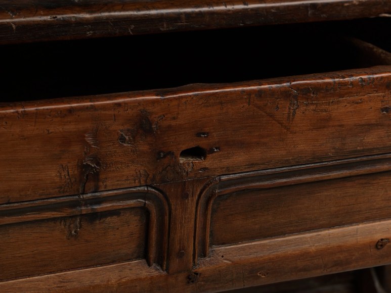 picture of medieval table in a gray room