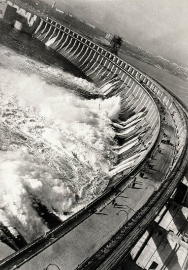 Construction of the Dneprostroy Dam, 1932