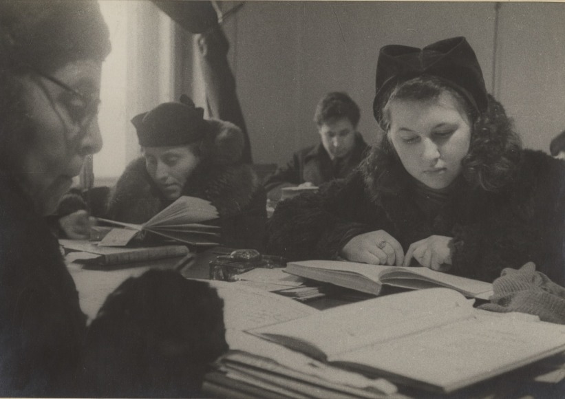 There are always many readers in the Leningrad libraries