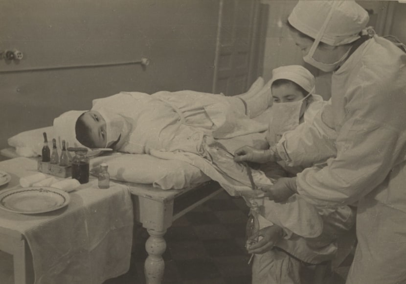 Thousands of patriots give their blood for wounded Red Army men