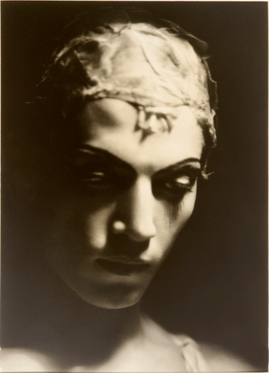 Annemarie Heinrich: Glamour and Modernity in Buenos Aires