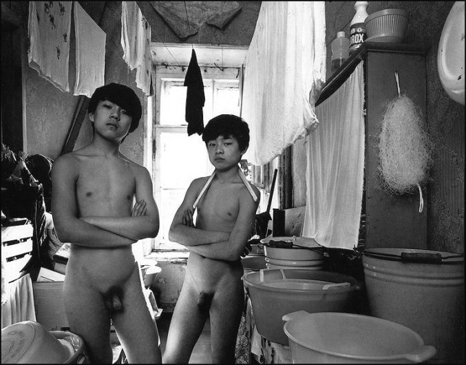 
Женя и Вадик, ванная комната в коммуналке, 1997 год.