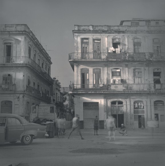 Sunset (boys playing baseball), Havana, 2003