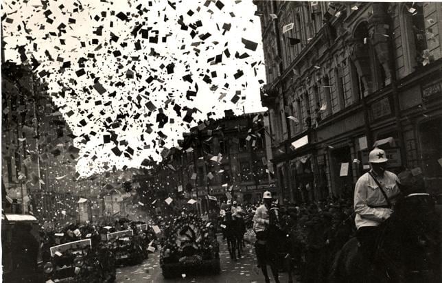 Greeting Cheluskin Men, 1934