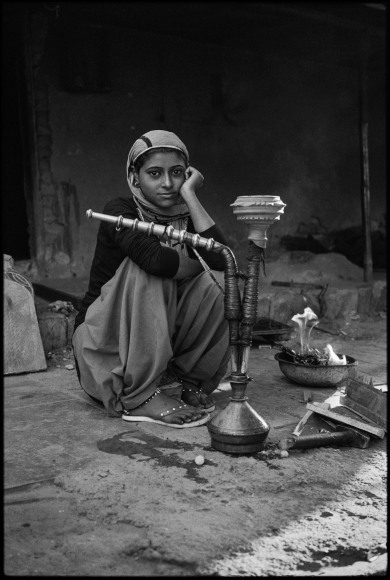 Mandy Vahabzadeh, Untitled, Delhi, India 2017, Archival pigment, Edition of 15, 16&quot; x 20&quot;