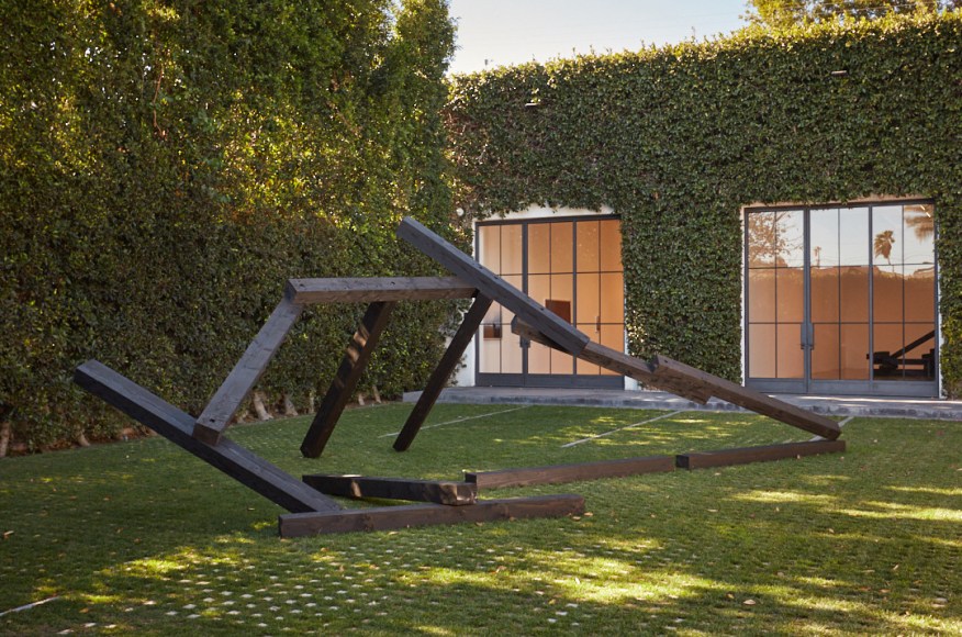 Untitled Noboru Takayama railroad tie installation in the courtyard of Kayne Griffin Corcoran, Los Angeles