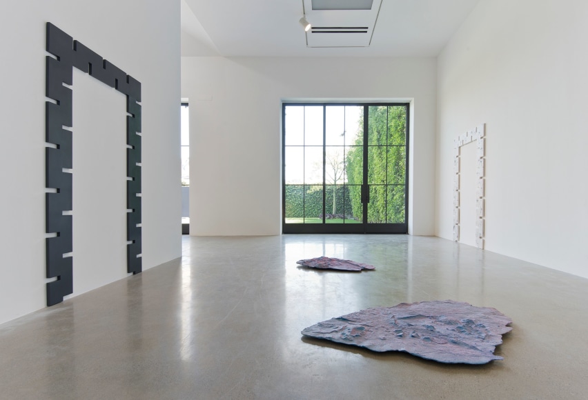 Installation view of &quot;Rosha Yaghmai&quot; at Kayne Griffin Corcoran, Los Angeles