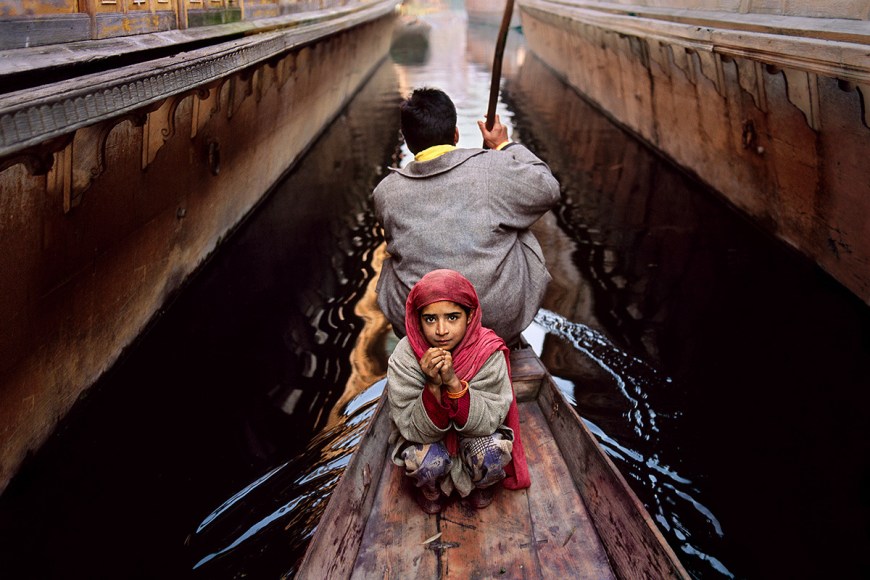 Steve McCurry, Father and Daughter on Boat, Kashmir, 1996