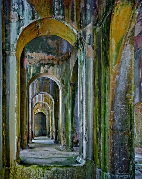 Robert Polidori, Piscina Mirabilis #1, Bacoli, Italy, 2017, UV-cured ink on aluminum, 152.4 x 127 cm (60 x 50 inches)