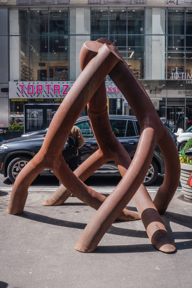 Steve Tobin Untitled (Steelroots Series), welded steel, paint, 3 x 3.2 x 3.2 m (9'10&quot; x 10'7&quot; x 10'7&quot;)