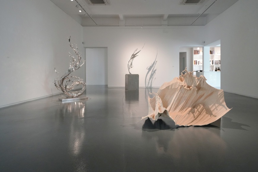 Zheng Lu: The dry riverbed finds no thanks for its past