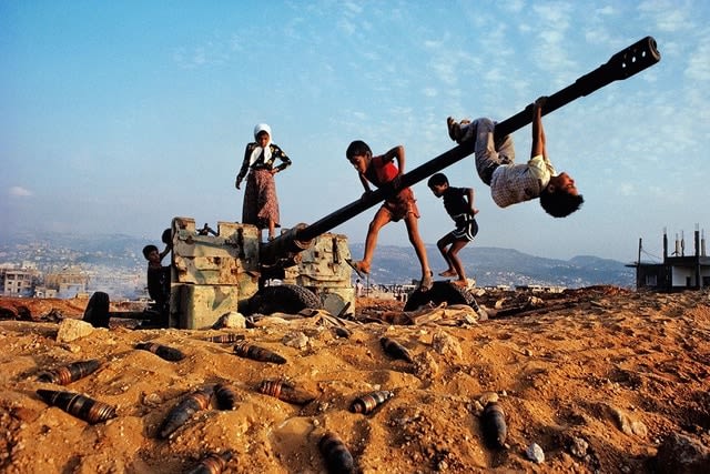 Steve McCurry, Children playing, near Beirut, Lebanon, 1982, ultrachrome print