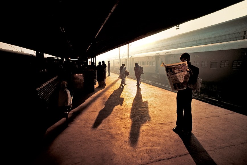 Steve McCurry, Train Platform at Old Delhi, India, 1983