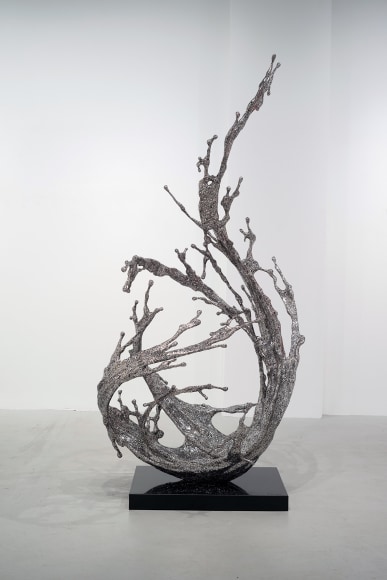 Zheng Lu, Water in Dripping - Andromeda, 2022, stainless steel, 220 x 127 x 93 centimeters (86.6 x 50 x 36.6 inches)
