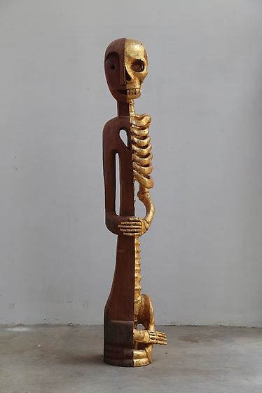 , Kamin Lertchaiprasert, Impermanent (Anijja), 2010-2012, wood, 67.7 x 14.1 x 11.8 inches/172 x 36 x 30 cm