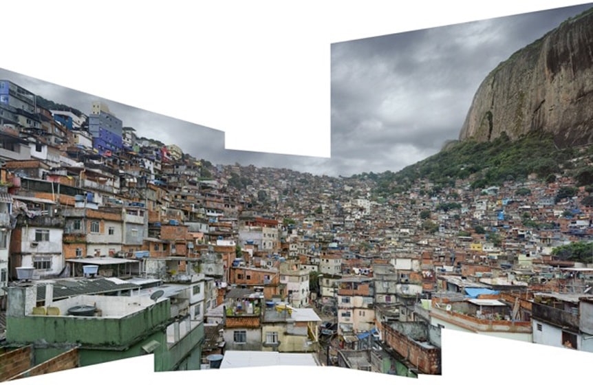 Robert Polidori, Favela Rocinha #1, Rio de Janeiro, Brazil, 2009, UV-cured ink on aluminum, 285.1 x 449.6 cm (112.2 x 177 inches)