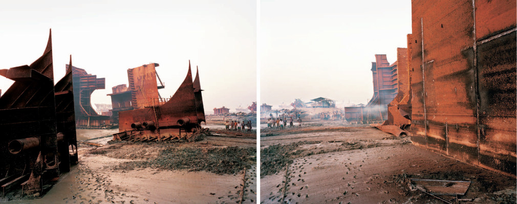 Edward Burtynsky, Shipbreaking (DIPTYCH), Chittagong, Bangladesh, 2000 