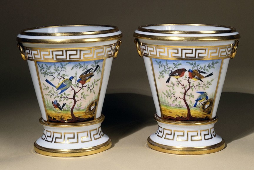 Pair &ldquo;Old Paris&rdquo; Cache Pots with Bird Decoration,&nbsp;about 1815
