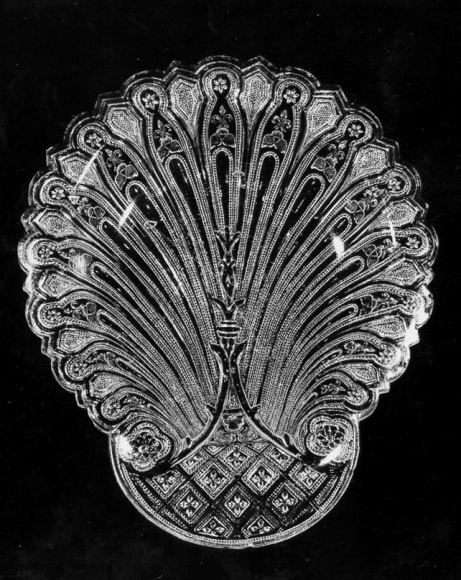 Clear &quot;Lacy&quot; Shell-Shaped Dish in the &quot;Hairpin&quot; Pattern,&nbsp;about 1835&ndash;40

