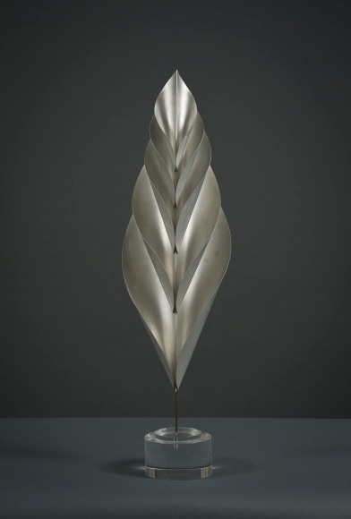 A Sequence of Distorted Ellipses, 1940&ndash;42