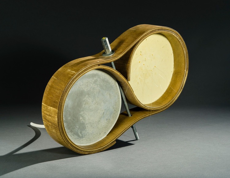 MAR&Iacute;A ELENA GONZ&Aacute;LEZ (b. 1957)