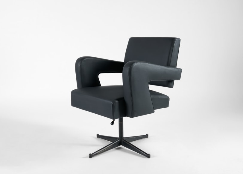 side chair adnet in the manner