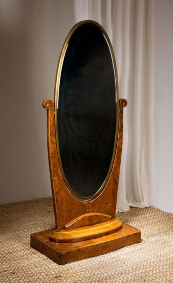 The International Fine Art &amp; Antiques Dealer Show