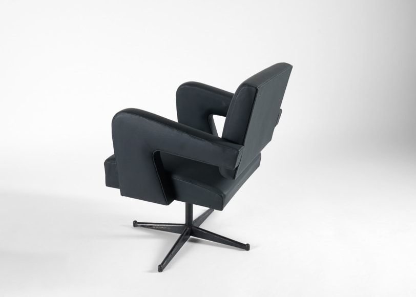 side chair adnet in the manner