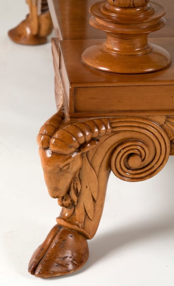 Robesjohn Gibbings Table