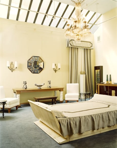 DIX NEUF CENT QUARANTE