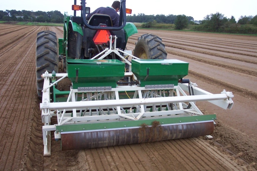 Seeding on raised beds