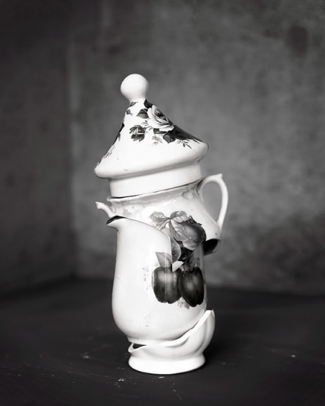 James Henkel  Teapot with Apples, 2017  Archival Pigment Print  20h x 16w in  Edition of 5  30h x 24w in   Edition of 3