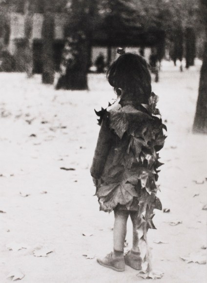 Edouard Boubat (1923-1999)  Jardin de Luxembourg, 1946  Gelatin silver print  16 x 12 inches (paper) 14 x 95 inches (image), black and white photography
