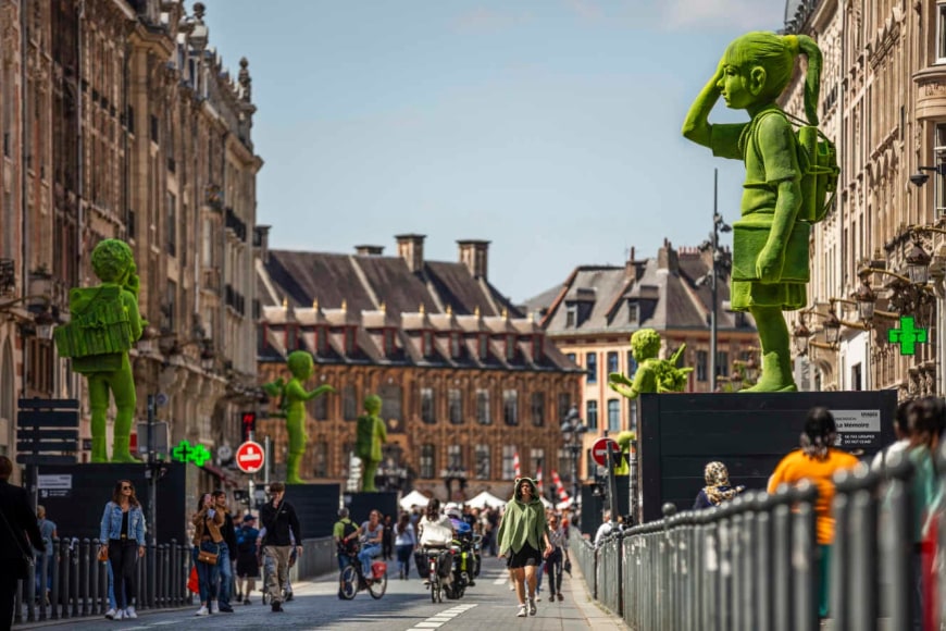 &laquo;&nbsp;Moss People&nbsp;&raquo; (&laquo;&nbsp;peuple de mousse&nbsp;&raquo;, 2022), de Kim Simonsson.&nbsp;JEFUNNE GIMPEL