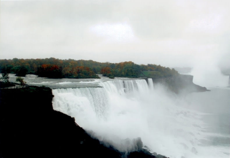 He Yunchang 何云昌&nbsp;, Rock in the Niagara Falls