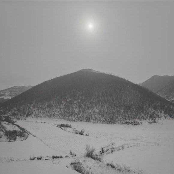 Taca Sui 塔可 (b. 1984), Odes of Qin and Bin I &ndash; Mountain under the Sun 秦风&bull;豳风I &ndash; 太阳下的山, 2011