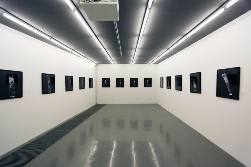 Rong Rong&rsquo;s Ruins, Fragments and Wedding Gown Series:Installation view