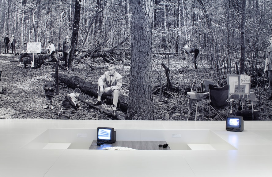 Goshka Macuga, It Broke From Within