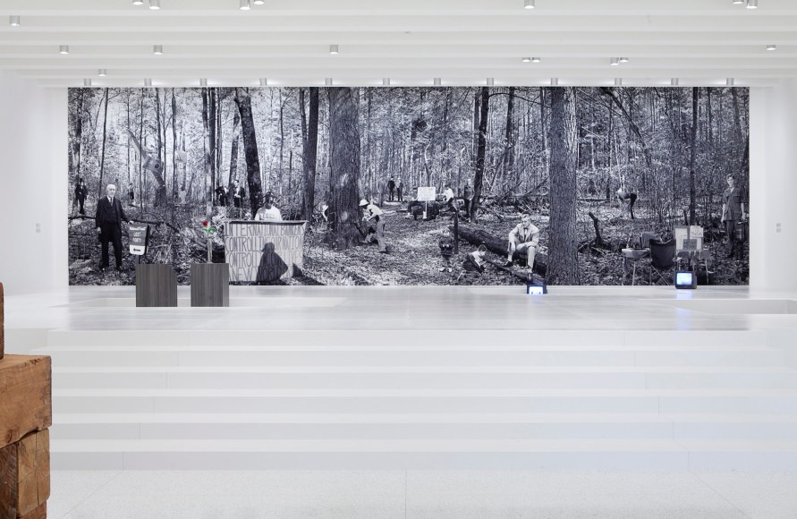 Goshka Macuga, It Broke From Within