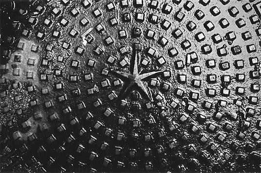 New York City, Manholes #21