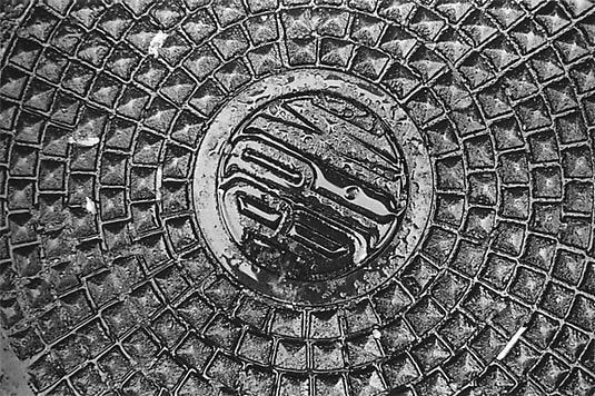 New York City, Manholes #22