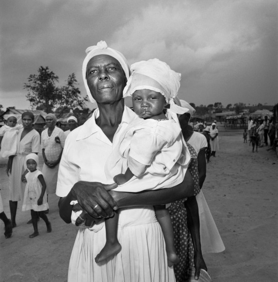 Rosalind Fox Solomon
