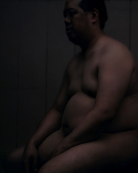 Miles Kerr, A large man sitting, 2017