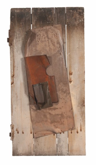 Alejandro Otero, Viva la demolici&oacute;n [Long Live the Demolition], 1962. Metal, Cardboard, plastic, and metal grate on wood, 55 7/8 x 28 5/16 in. (142 x 72 cm.)