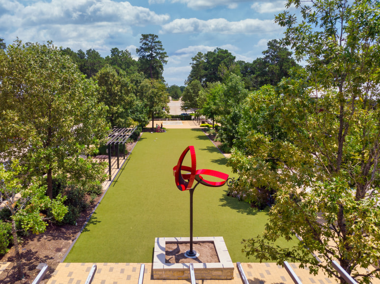 Pedro S. de Movell&aacute;n,&nbsp;Ibis, 2020. Creekside Park Village Green, The Woodlands, Texas. Photo courtesy Mauricio Ramirez