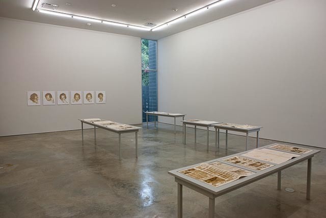 Oscar Mu&ntilde;oz, Installation view, 2012.