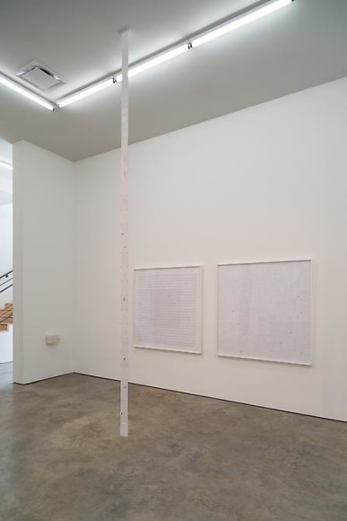 Marco Maggi, fanfold, Installation view, 2013.