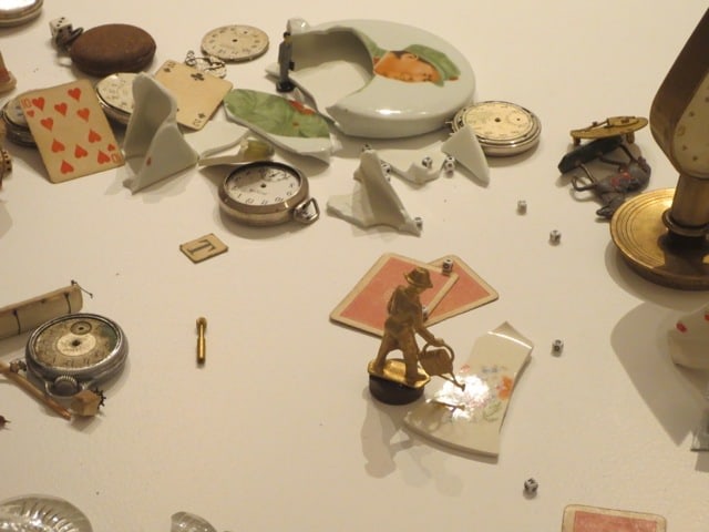 Liliana Porter, installation view of El hombre con el hacha y otras situaciones breves, MALBA-Fundaci&oacute;n Costantini, 2013.