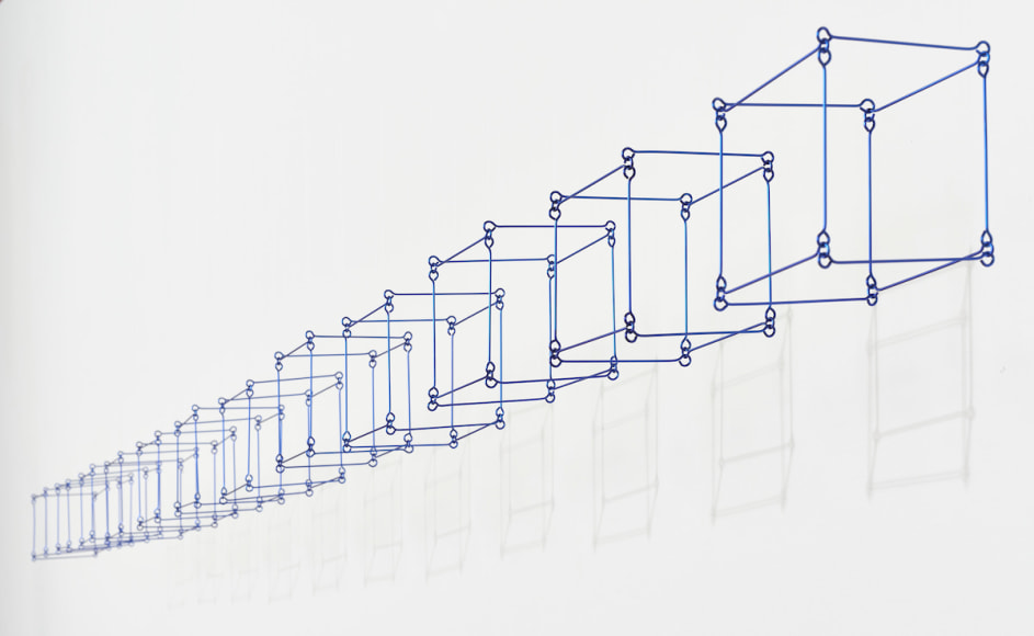 Elias Crespin, 12 cubos en l&iacute;nea bleu, 2020. Painted aluminum, nylon, motors and electronic interface, 90 1/2 x 3 15/16 in. (230 x 10 cm.)